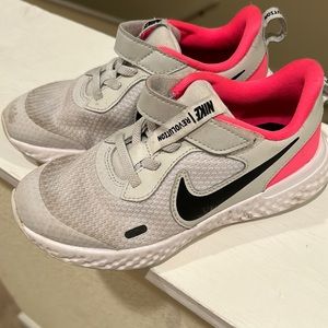 Nike Girls Gray/Pink Tennis Shoes Size 12